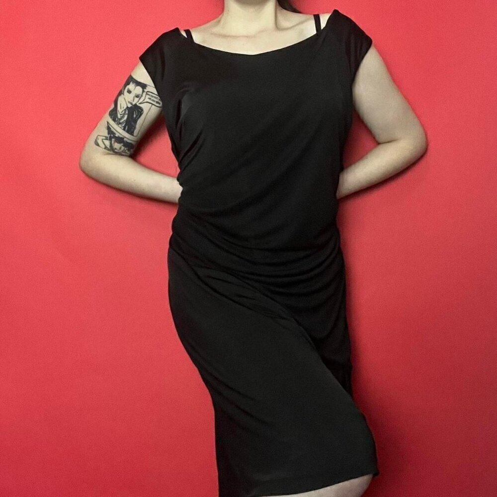 Penningtons / black dress with wrap around waist and gemstone accents 🖤🖤‌‌‌‌